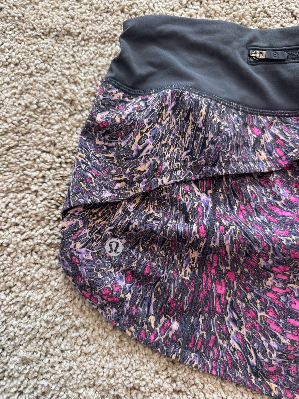 Lululemon Speed Up Shorts 2.5” - Picture 3 of 4